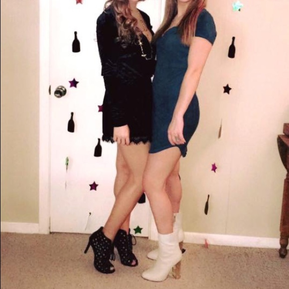 Dress - Picture 4 of 4